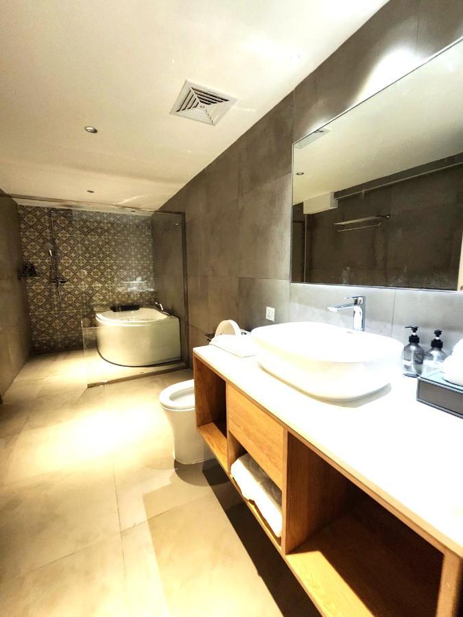 Zo Amalthea Hotel Patong Exterior foto