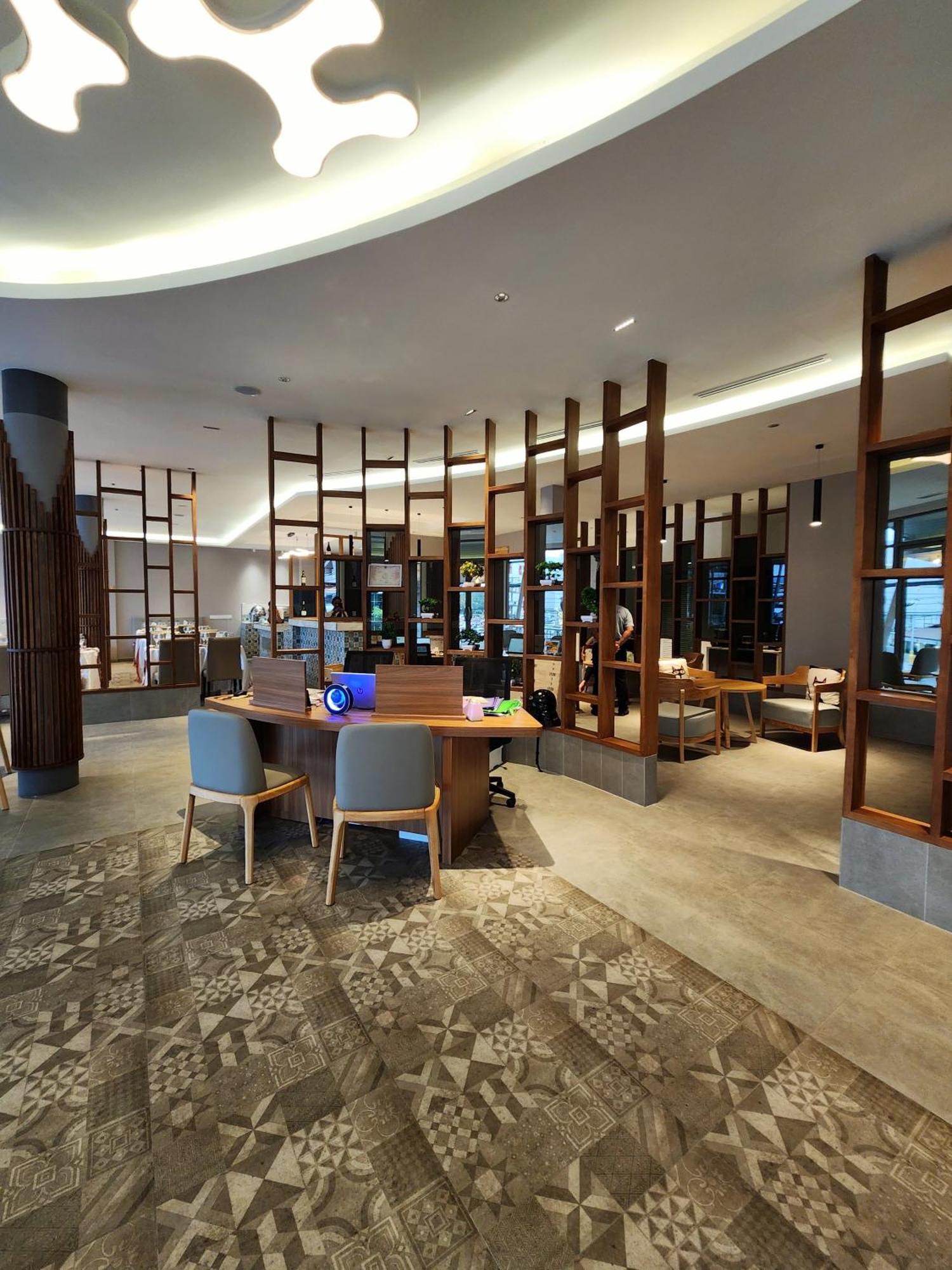 Zo Amalthea Hotel Patong Exterior foto